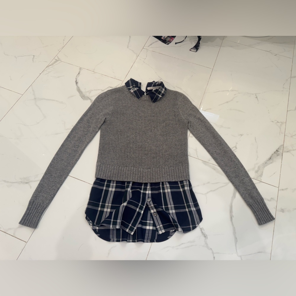 Veronica Beard Gray Sweater with Navy Plaid Accent in Size XS